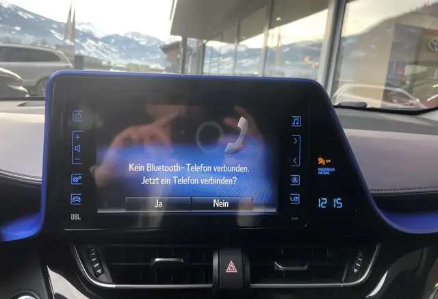 Toyota C-HR view 15