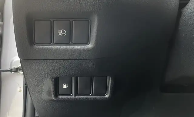 Toyota C-HR view 11