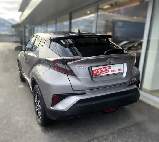 Toyota C-HR view 4