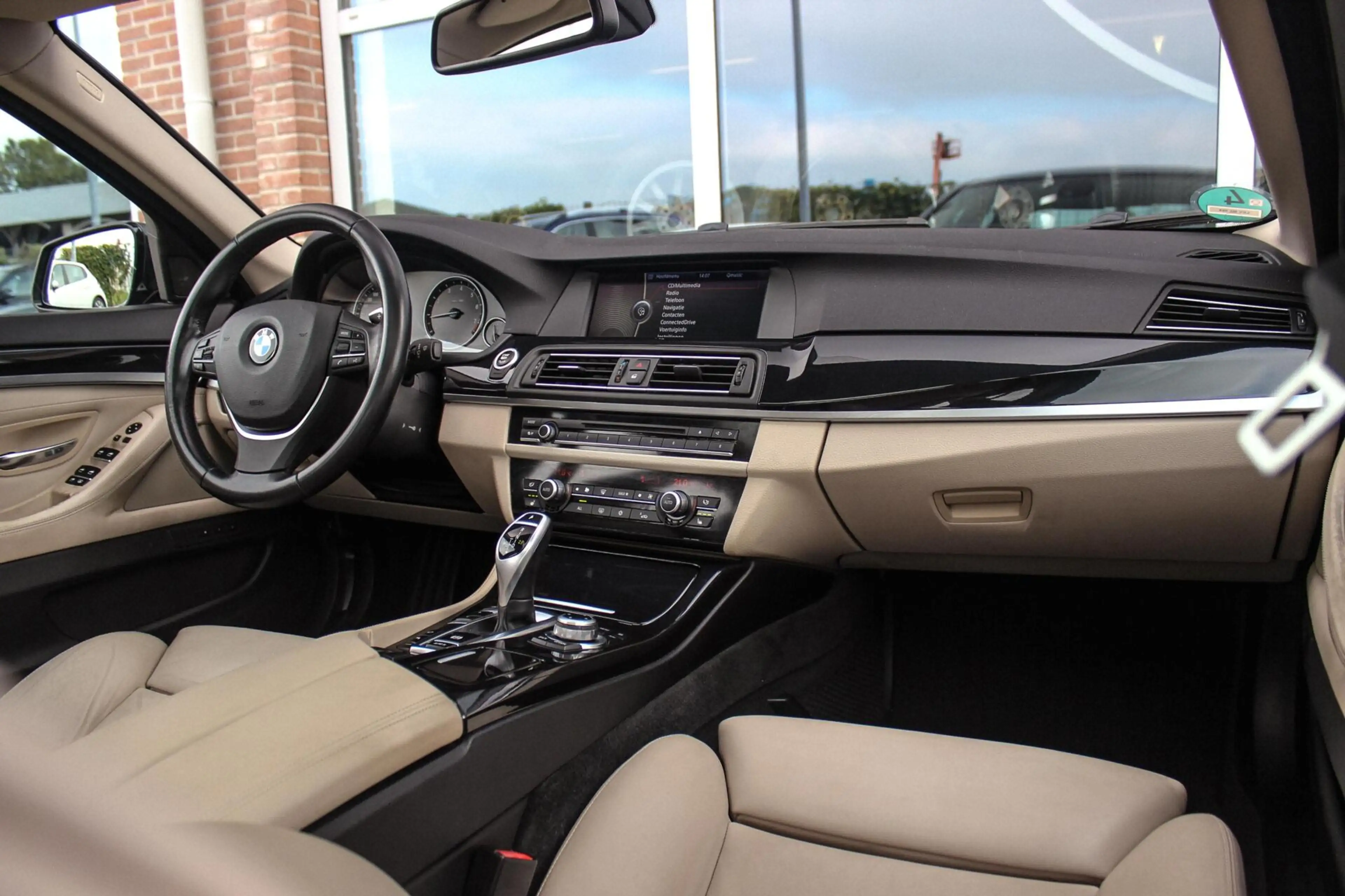 BMW 535 5-serie 535i High Executive | Dealer onderhouden | — photo 12