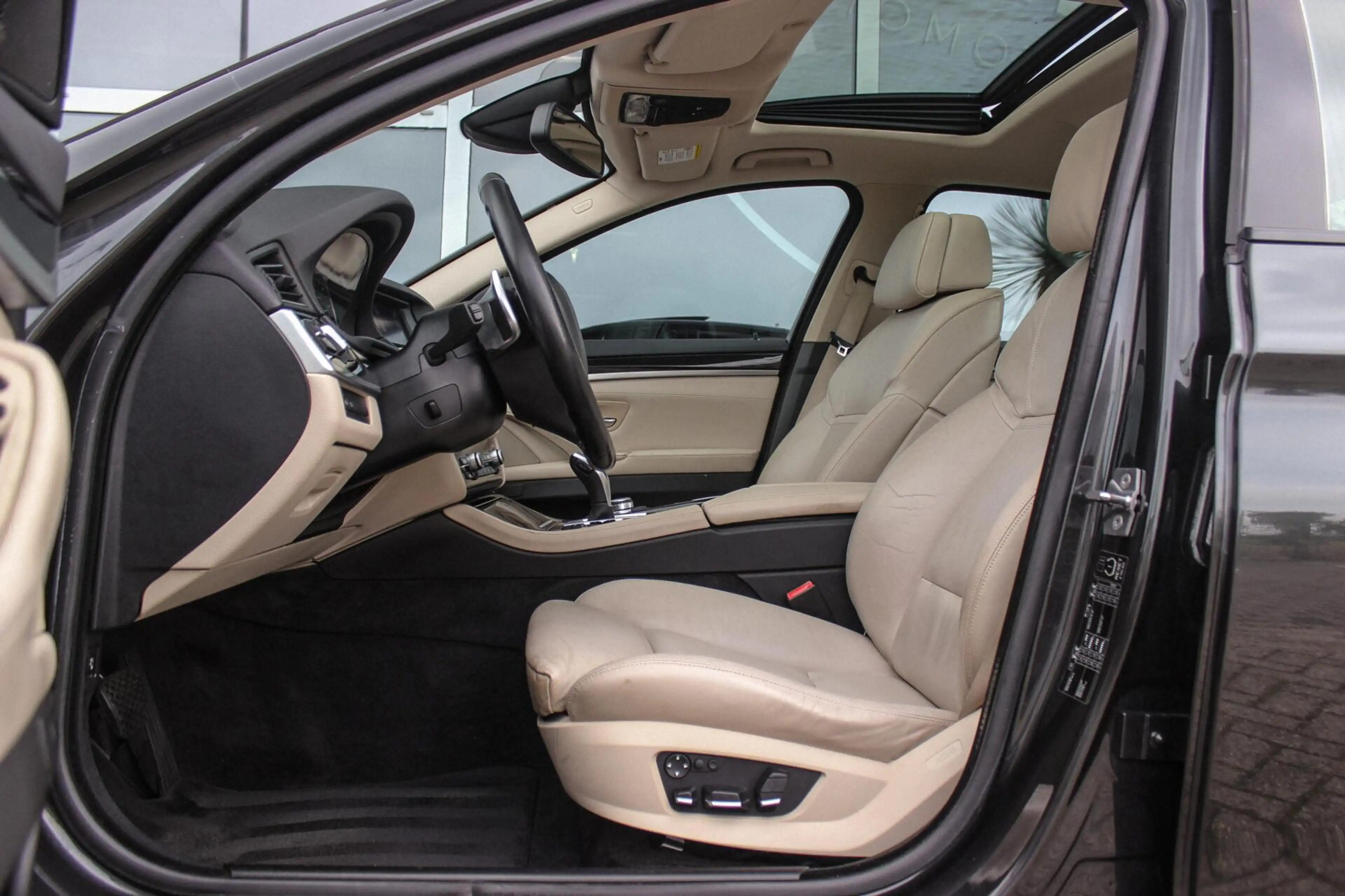 BMW 535 5-serie 535i High Executive | Dealer onderhouden | — photo 14