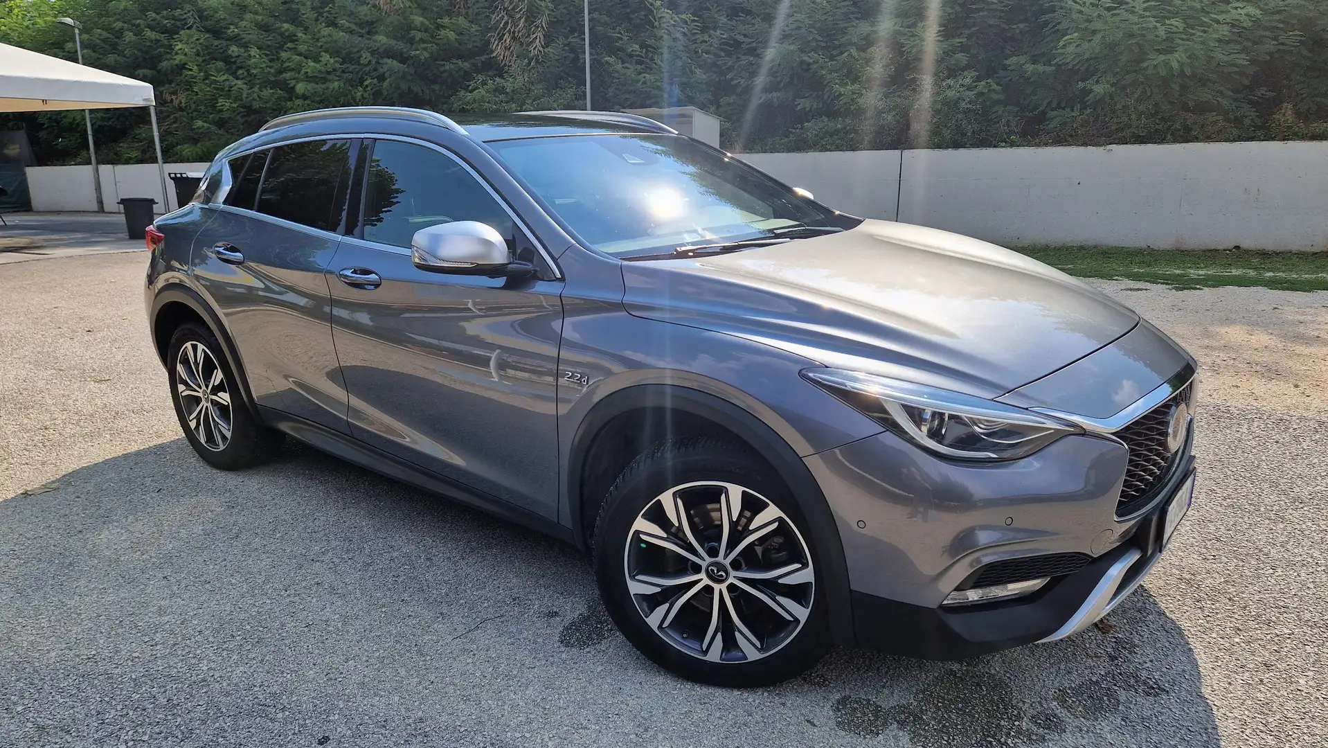 Infiniti QX30 QX30 2.2d Premium Tech awd dct Gris - 1