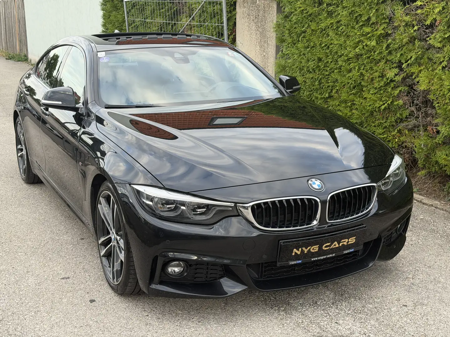 BMW 420 420 i M Sport Schwarz - 2