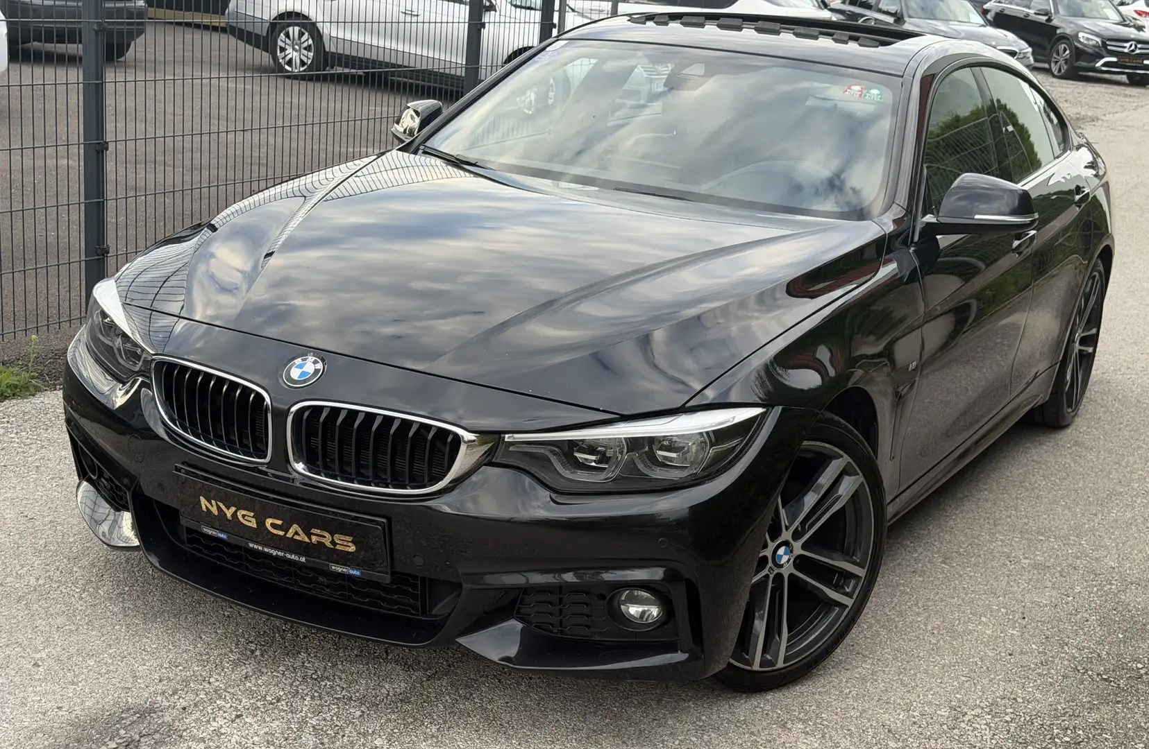 BMW 420 420 i M Sport Schwarz - 1