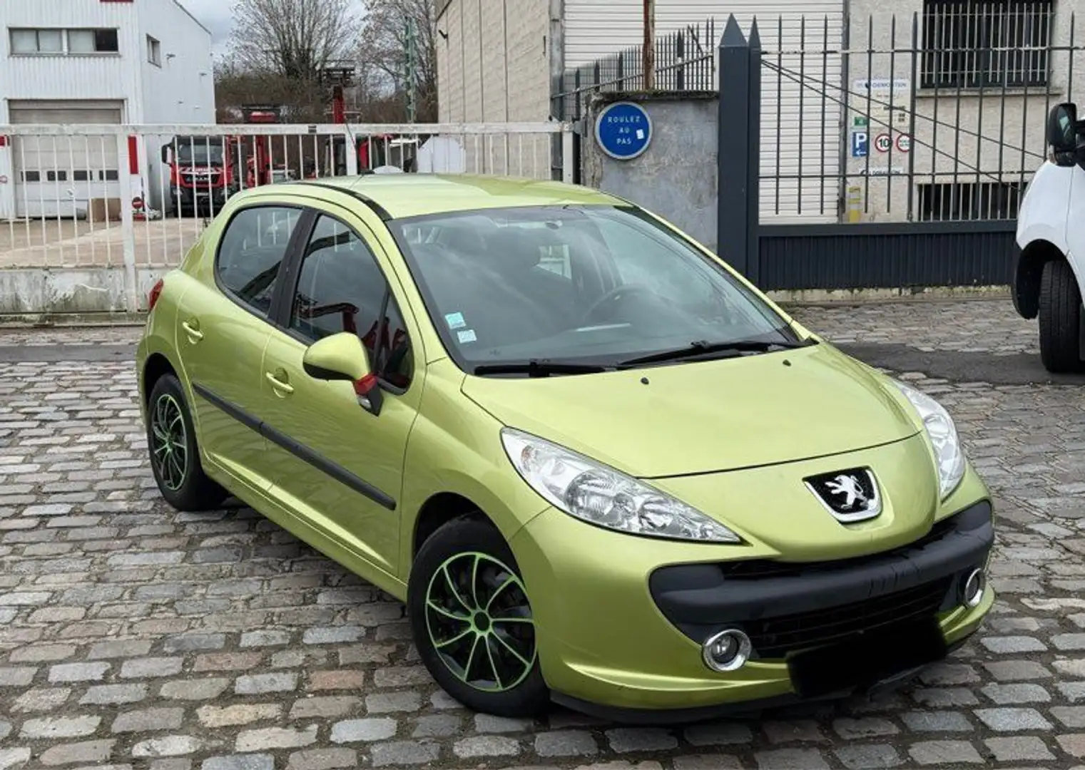 Peugeot 207 1.6 HDi 90CV 5 Portes Année 01-2008 223.000KM Garantie 3 Mois Grün - 2