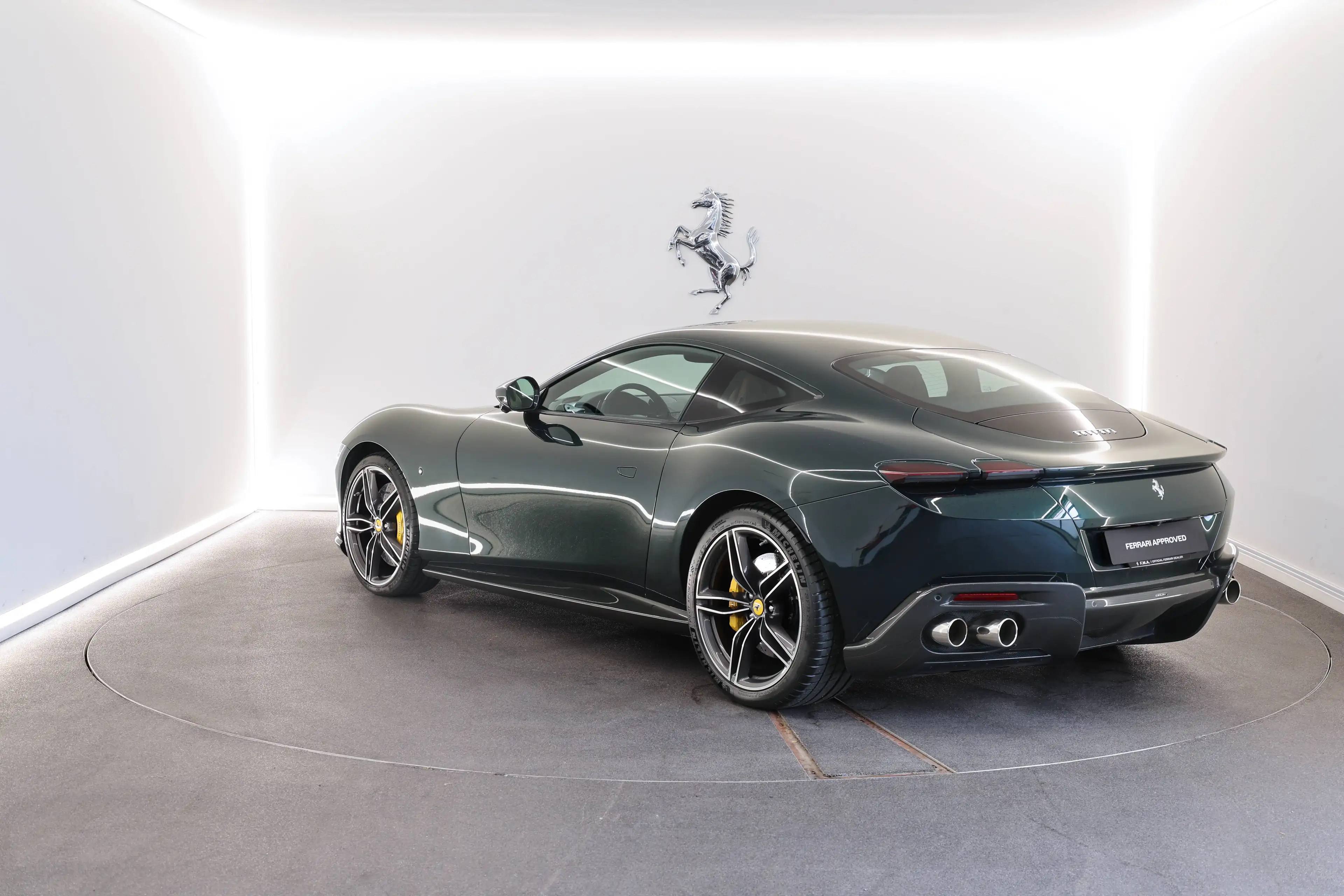 Ferrari Roma Verde Zeltweg / Full Carbon / Ferrari Approved — photo 4