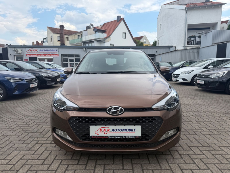 Hyundai i20 Style 1.Hand+34TKM+R.Kamera+Navi+SHZ+8-Fach — photo 2