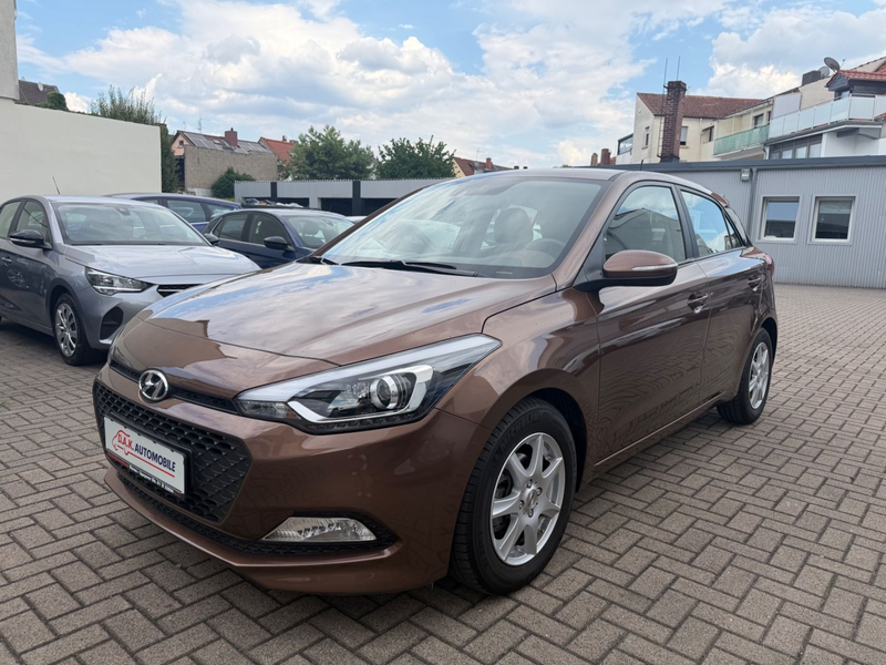 Hyundai i20 Style 1.Hand+34TKM+R.Kamera+Navi+SHZ+8-Fach — photo 3