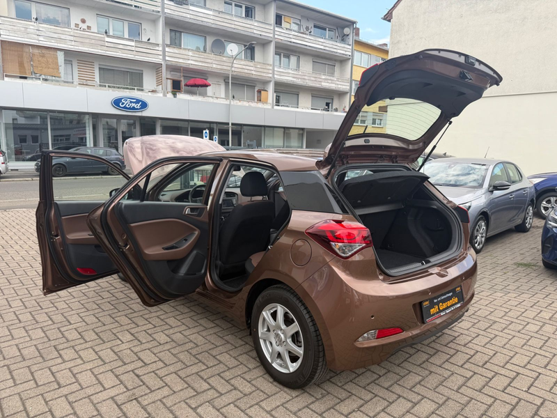 Hyundai i20 Style 1.Hand+34TKM+R.Kamera+Navi+SHZ+8-Fach — photo 9