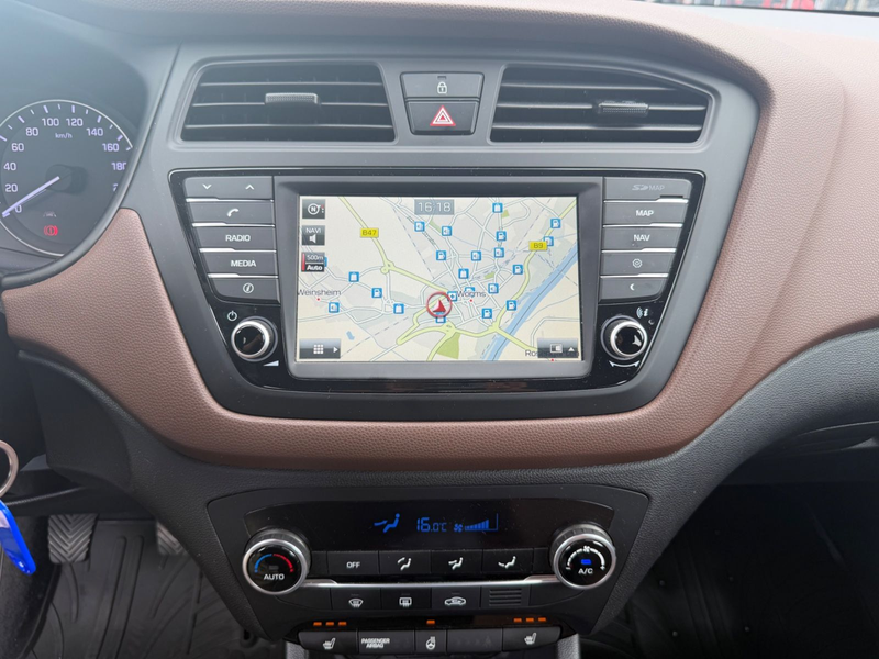Hyundai i20 Style 1.Hand+34TKM+R.Kamera+Navi+SHZ+8-Fach — photo 14