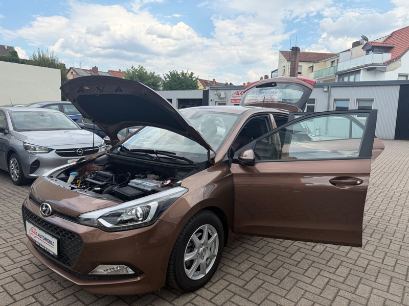 Hyundai i20 Style 1.Hand+34TKM+R.Kamera+Navi+SHZ+8-Fach — photo 8