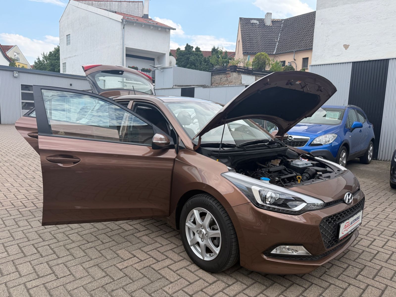 Hyundai i20 Style 1.Hand+34TKM+R.Kamera+Navi+SHZ+8-Fach — photo 7