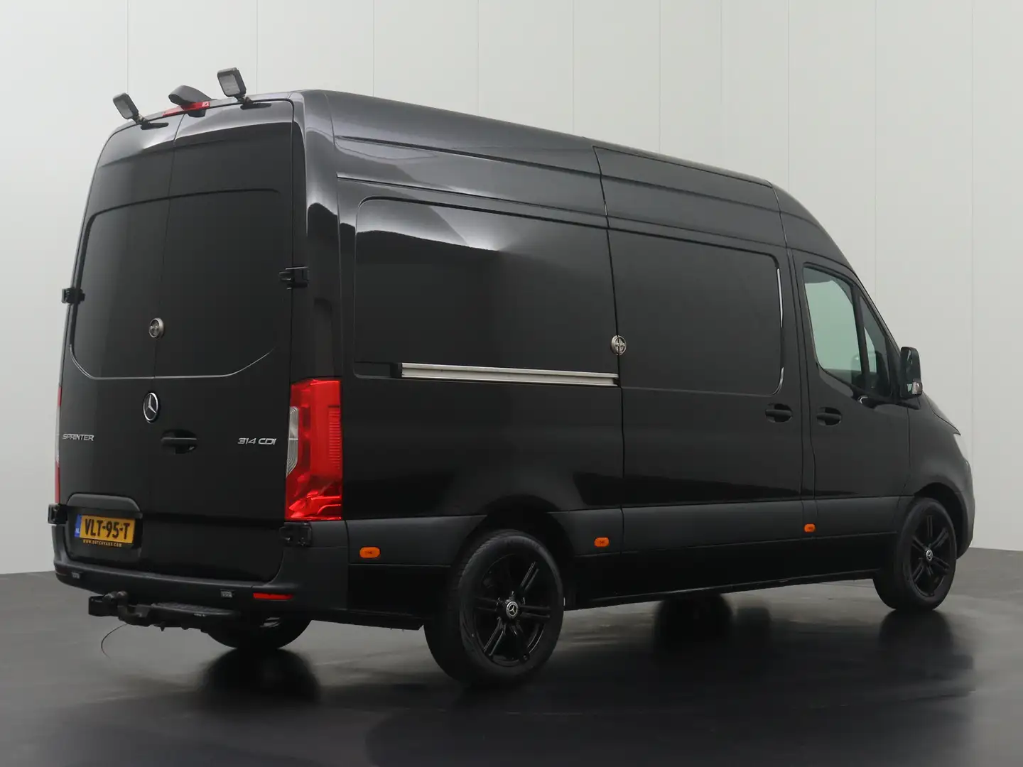 Mercedes-Benz Sprinter 314CDI L2H2 | LMV € 1900,-- Meerprijs | 3-Persoons Zwart - 2