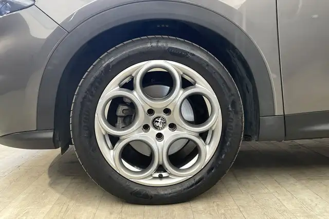 Alfa Romeo Tonale view 9