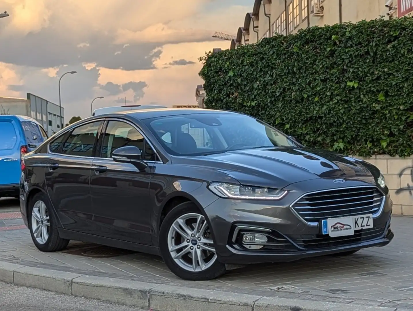 Ford Mondeo 1.5 Gasolina y GLP Titanium 165 Cv Etiqueta medioa Gris - 1