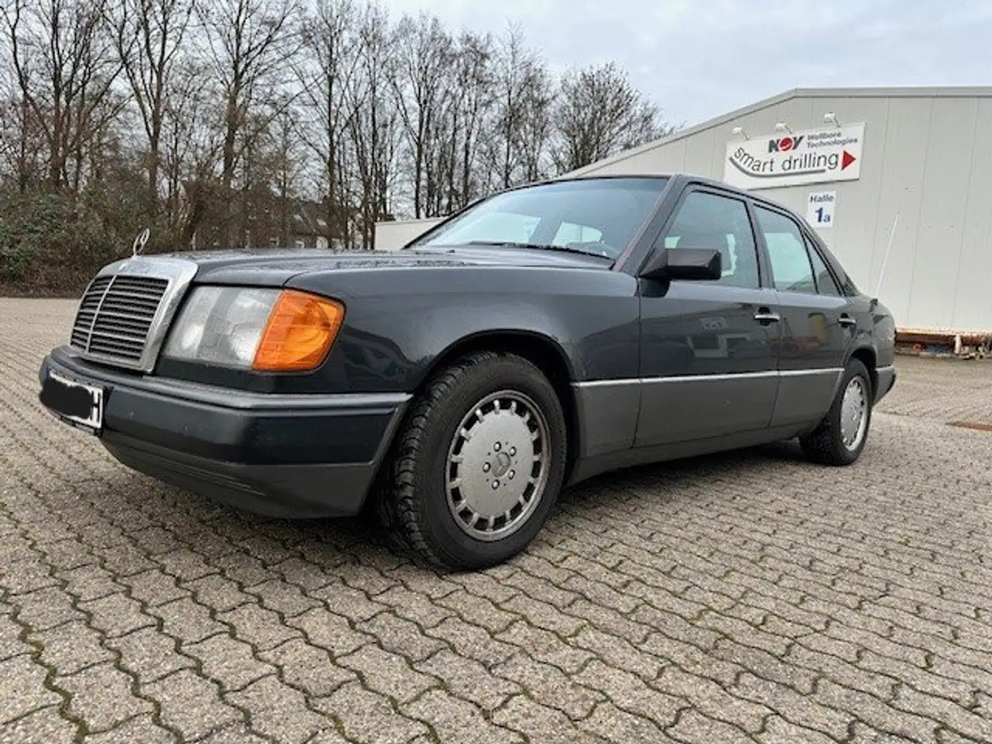Mercedes-Benz E 300 E-Klasse E-24 - 2