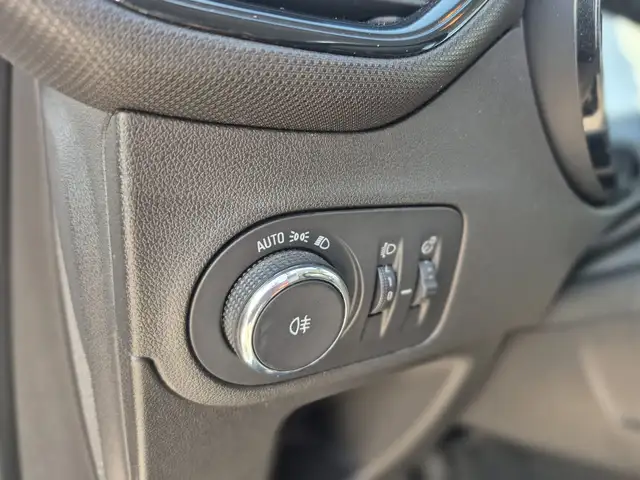 Opel Crossland X view 9