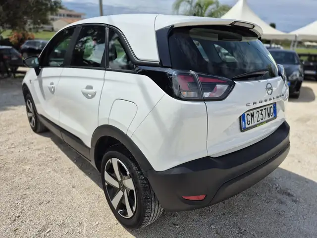 Opel Crossland X view 2