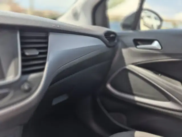 Opel Crossland X view 11