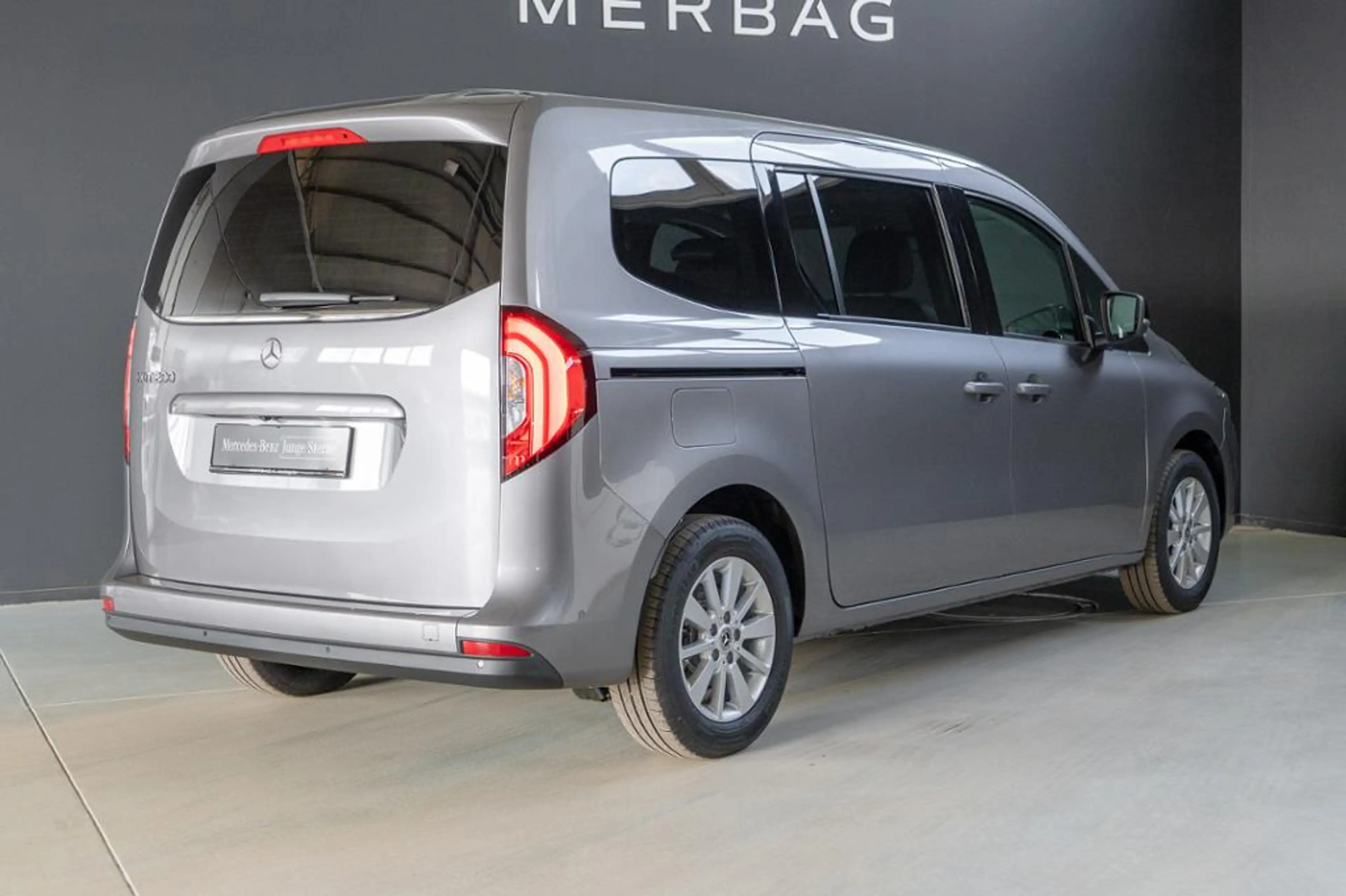 Mercedes-Benz EQT *200 Premium Lang Navi Kamera DC+AC  7-Sitz — photo 3