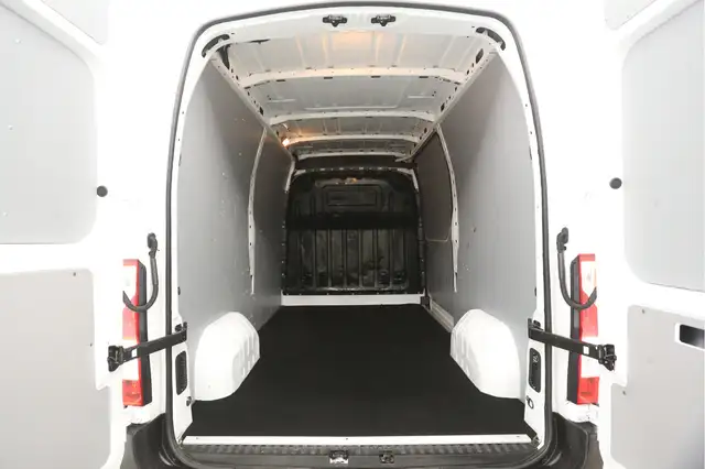 Renault Master view 4