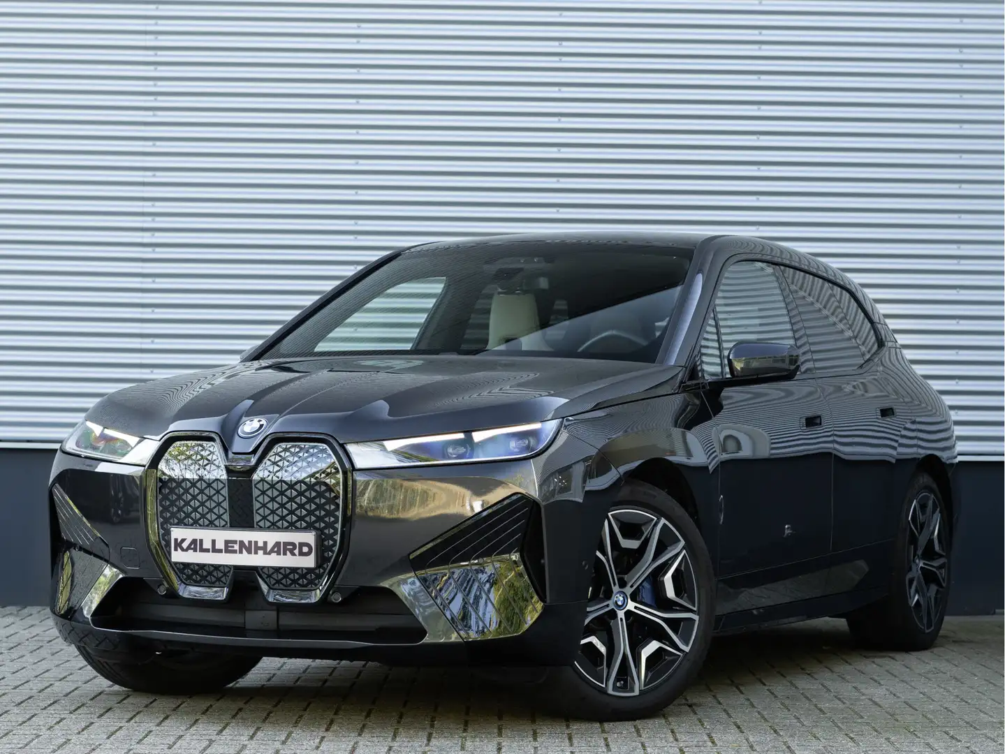 BMW iX xDrive50 - Sportpakket - Pano - Driving Ass Prof - Grigio - 1