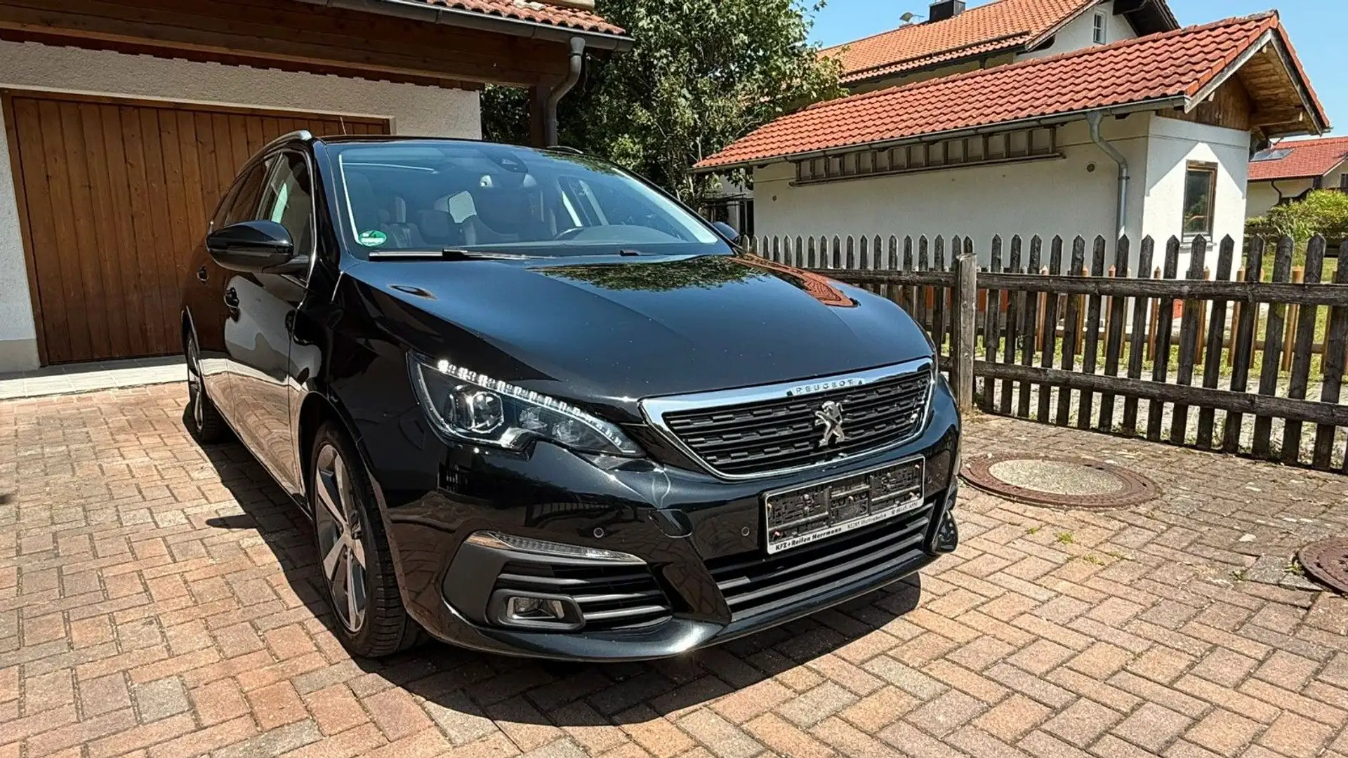 Peugeot 308 SW Allure*2,0 TDI*STZH*TUV*PANO*AUTOMATIK* Zwart - 2