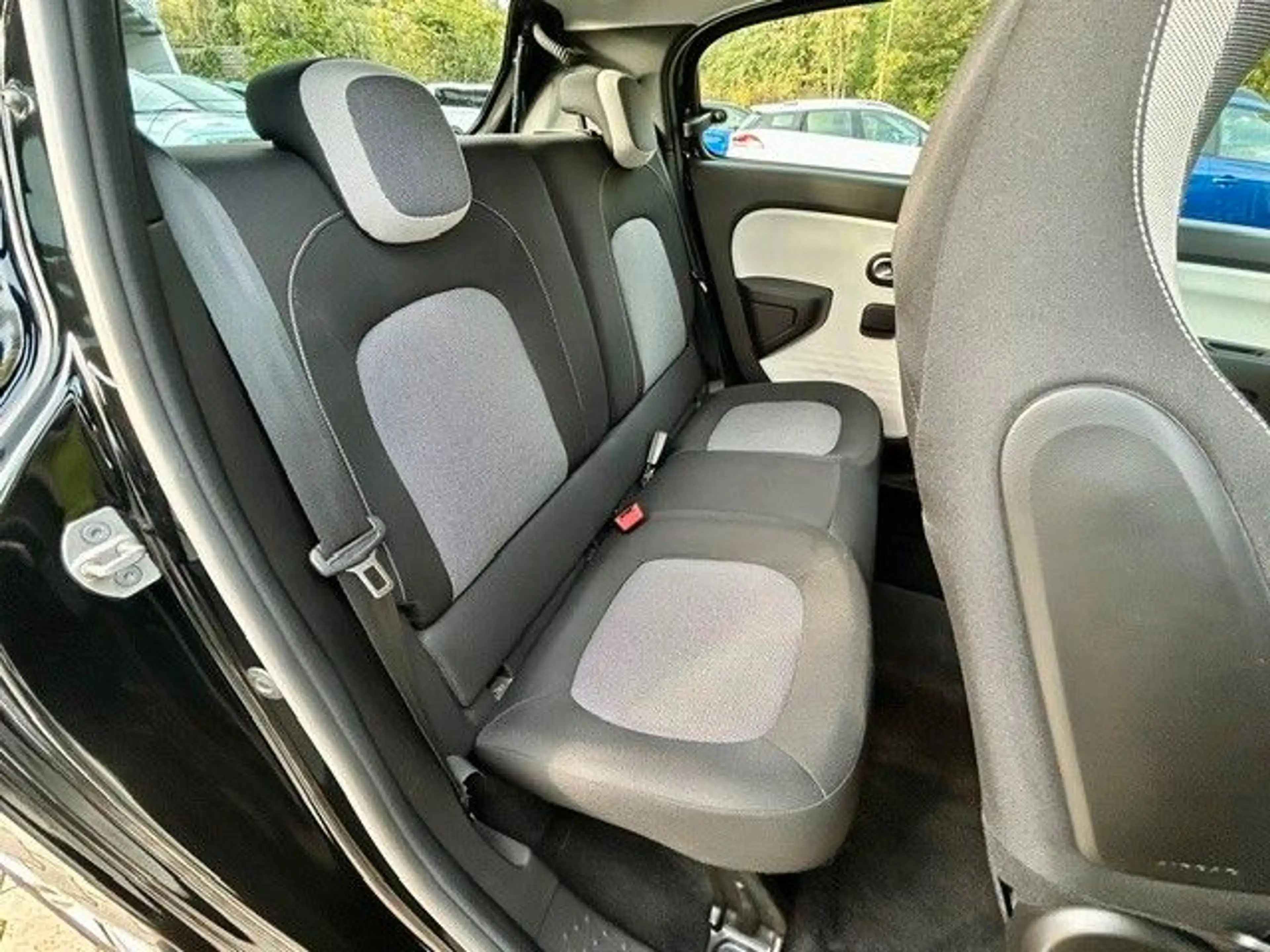 Renault Twingo Equilibre — photo 14