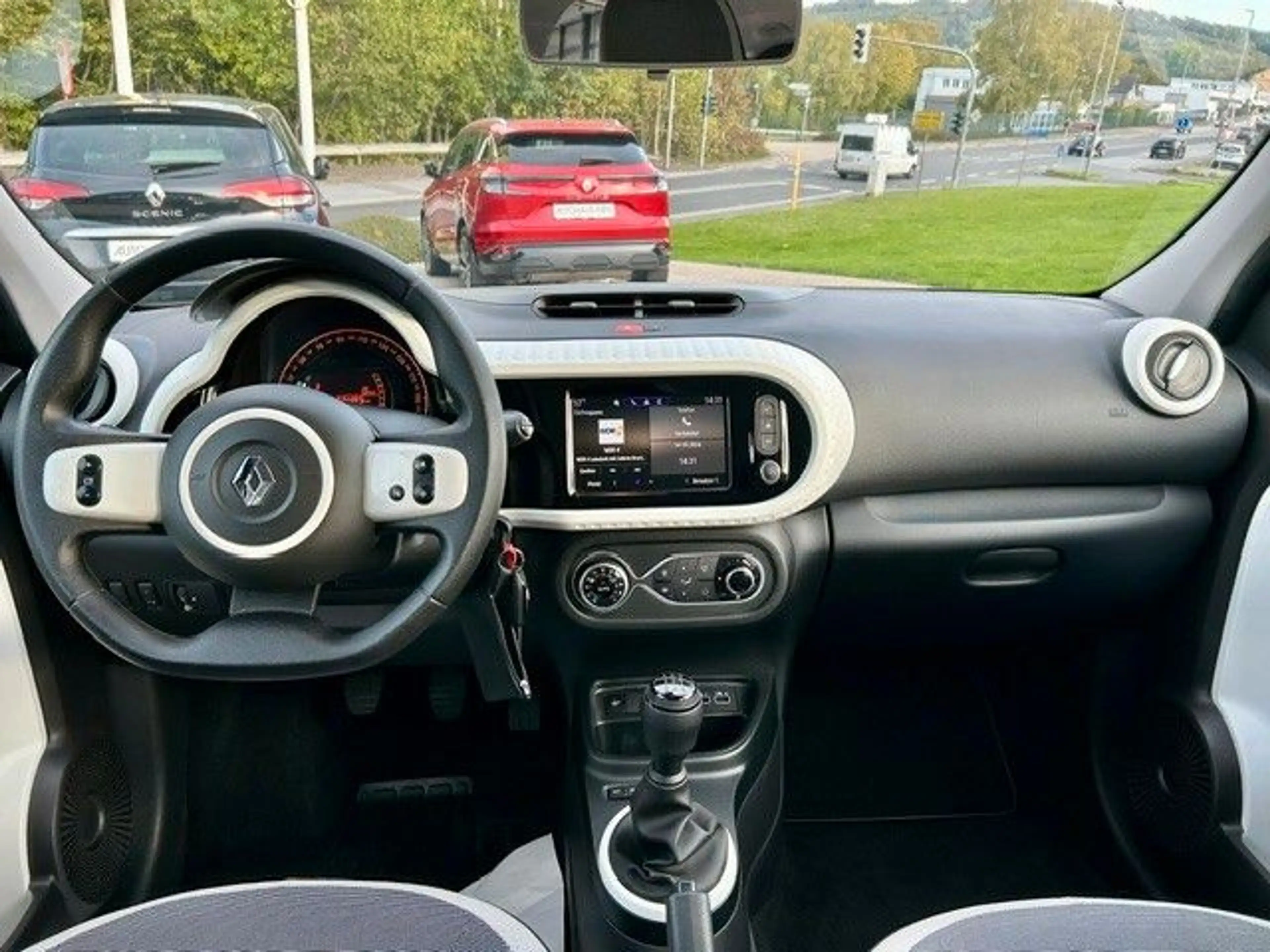Renault Twingo Equilibre — photo 11