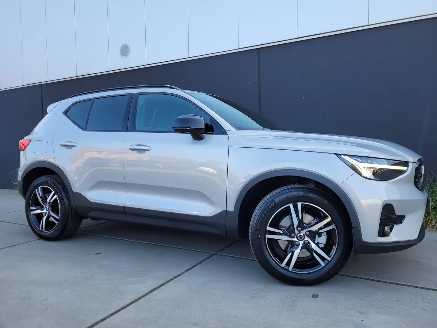 Volvo XC40 2.0B3 MHEV*LIMITED EDITION DARK*ACC*CAMERA*18"ALU* Argent - 1