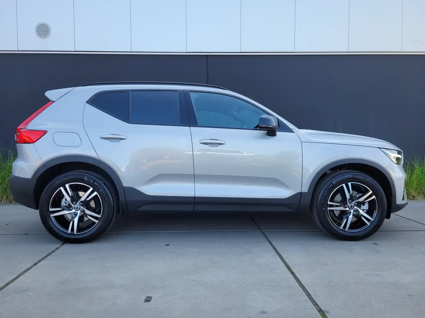 Volvo XC40 2.0B3 MHEV*LIMITED EDITION DARK*ACC*CAMERA*18"ALU* Argent - 2