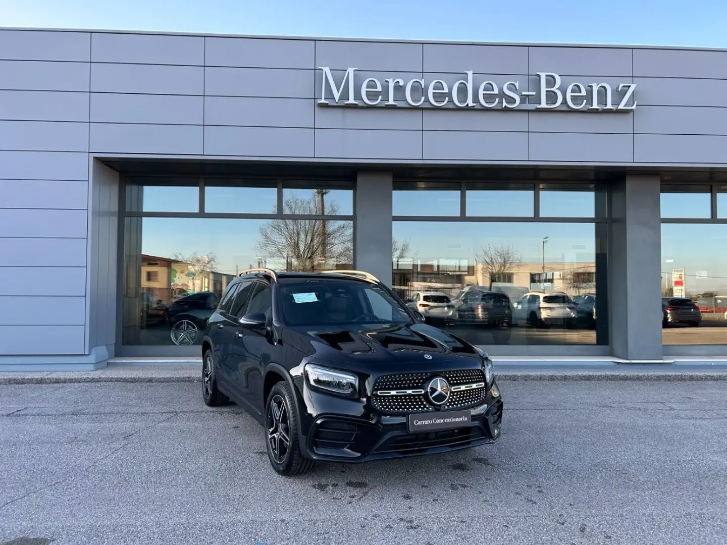 Mercedes-Benz GLB 200 d Noir - 1