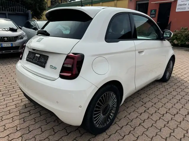 Fiat 500 view 6