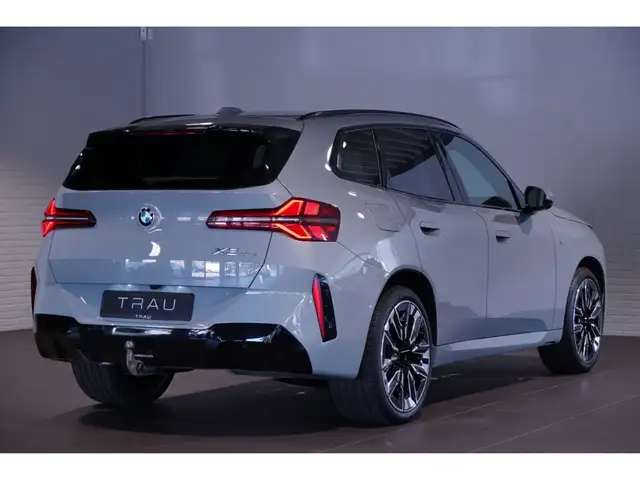 BMW X3 view 6