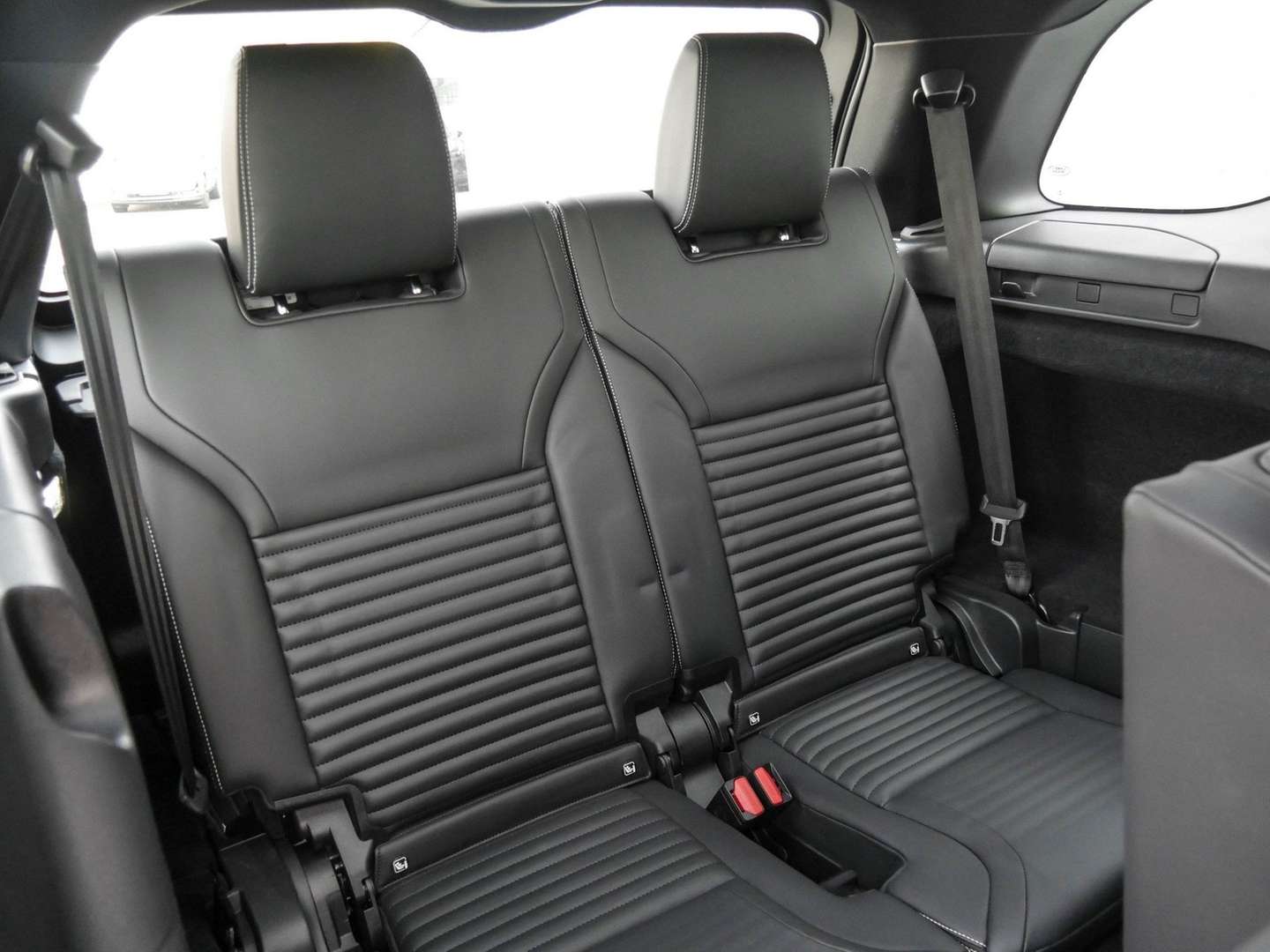 Land Rover Discovery D250 S AWD Winterpaket - Pano - 2025 - Joinsteer - #14