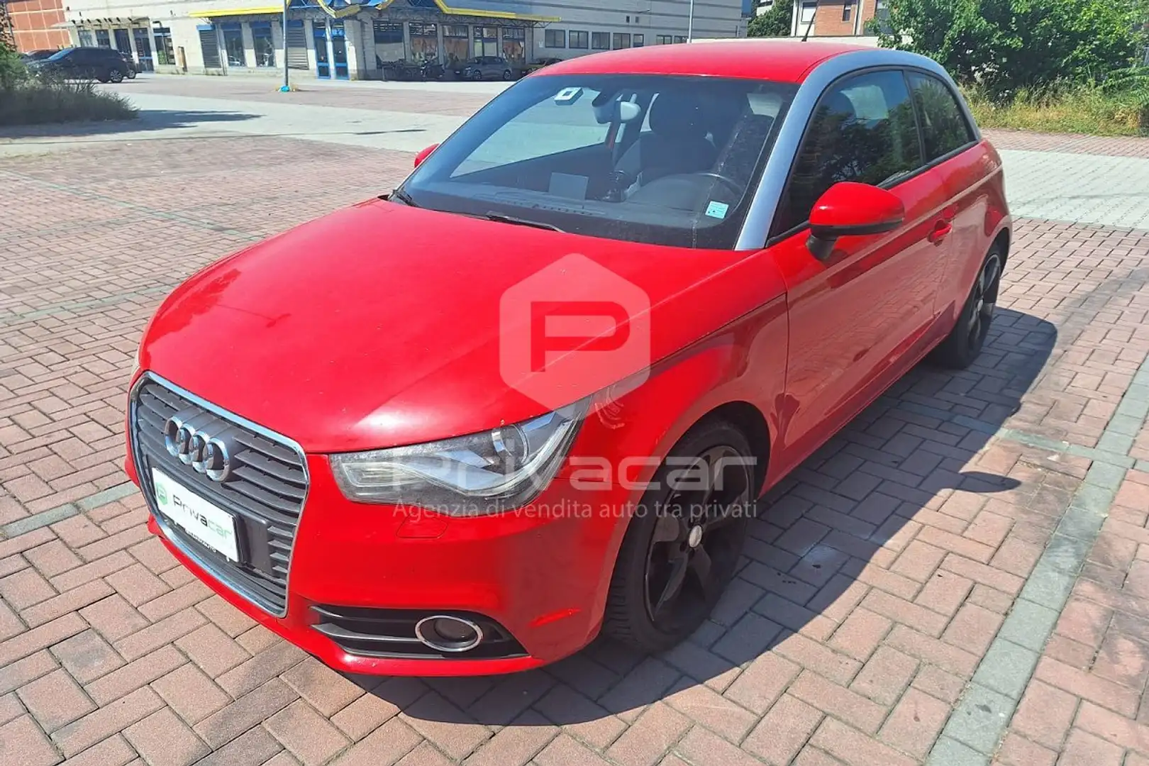 Audi A1 A1 1.6 TDI 105 CV Ambition Rood - 1