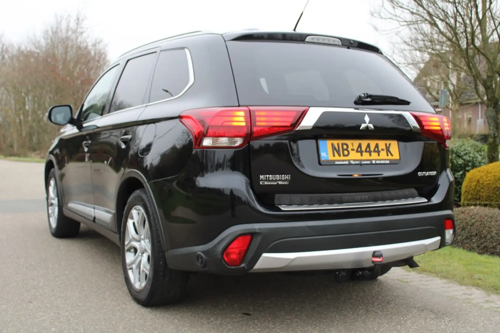 Mitsubishi Outlander 2.0 150pk Intense automaat LPG-G3/ECC/cruise/navi/ Чорний - 2
