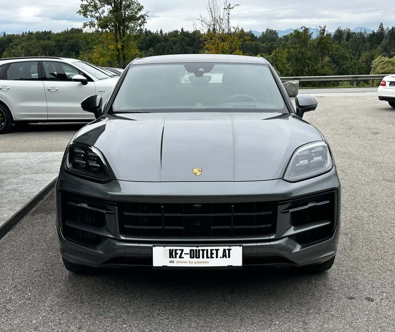 Porsche Cayenne Coupe E-Hybrid*SportDesign*BOSE*HUD*AHK*Matrix* Grau - 2