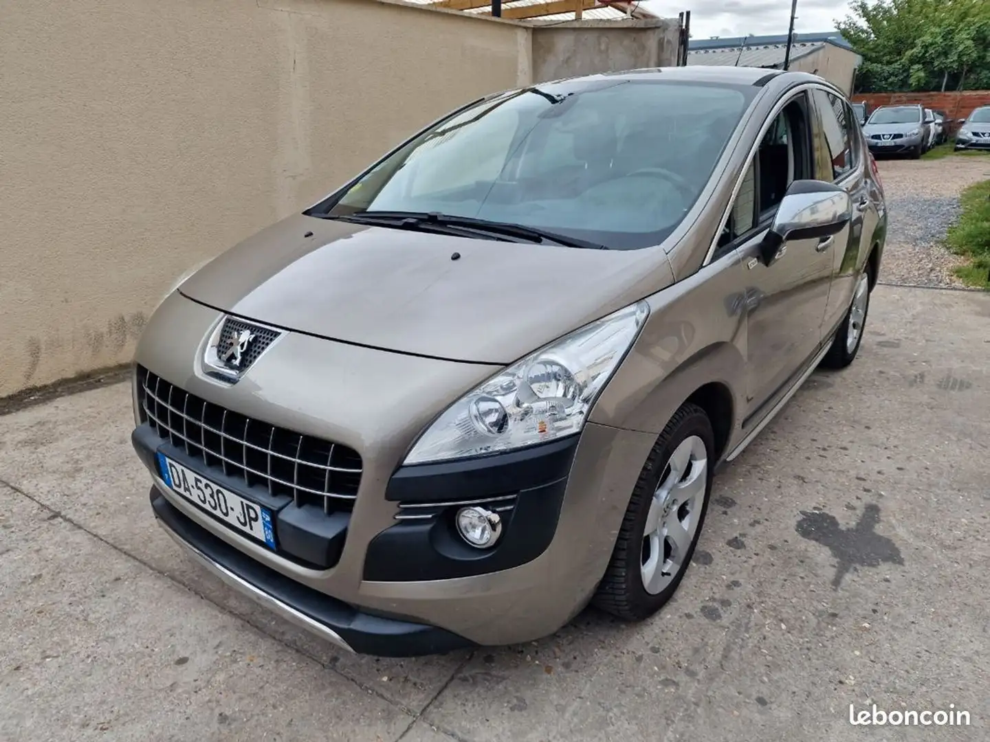 Peugeot 3008 1.6 hdi 115ch style carnet a l'appui - 1