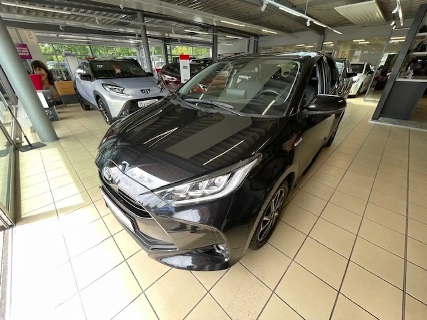 Toyota Yaris Hybrid 1.5 VVT-i Team Deutschland *NAVI* Schwarz - 2