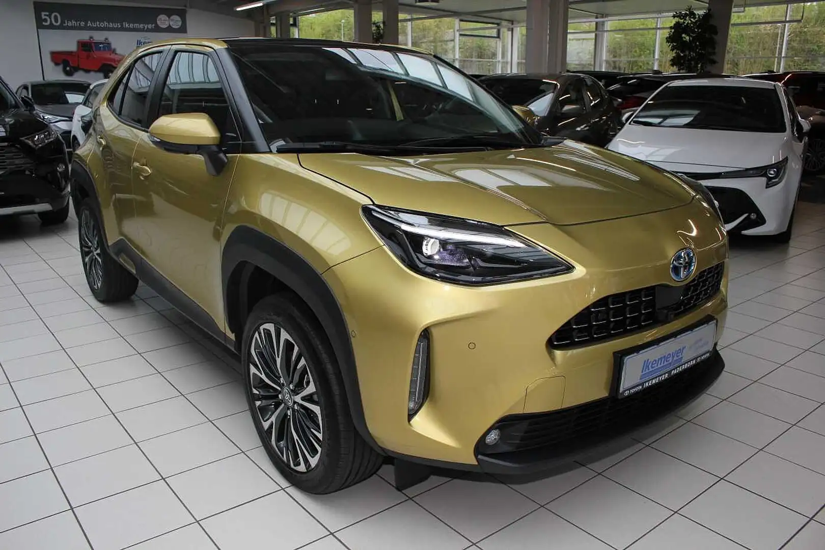 Toyota Yaris Cross Hybrid Elegant Style Vision-Paket HUD Panoramadach Gold - 2