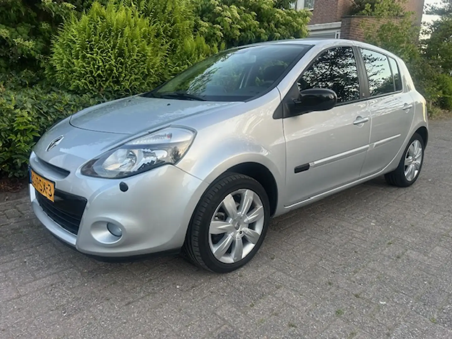 Renault Clio 1.6 20th Anniversary 1e eig/ Vol Automaat/ 5 Drs/ Grijs - 2