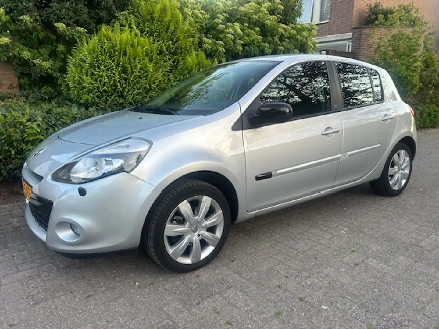 Renault Clio 1.6 20th Anniversary 1e eig/ Vol Automaat/ 5 Drs/ Grijs - 2