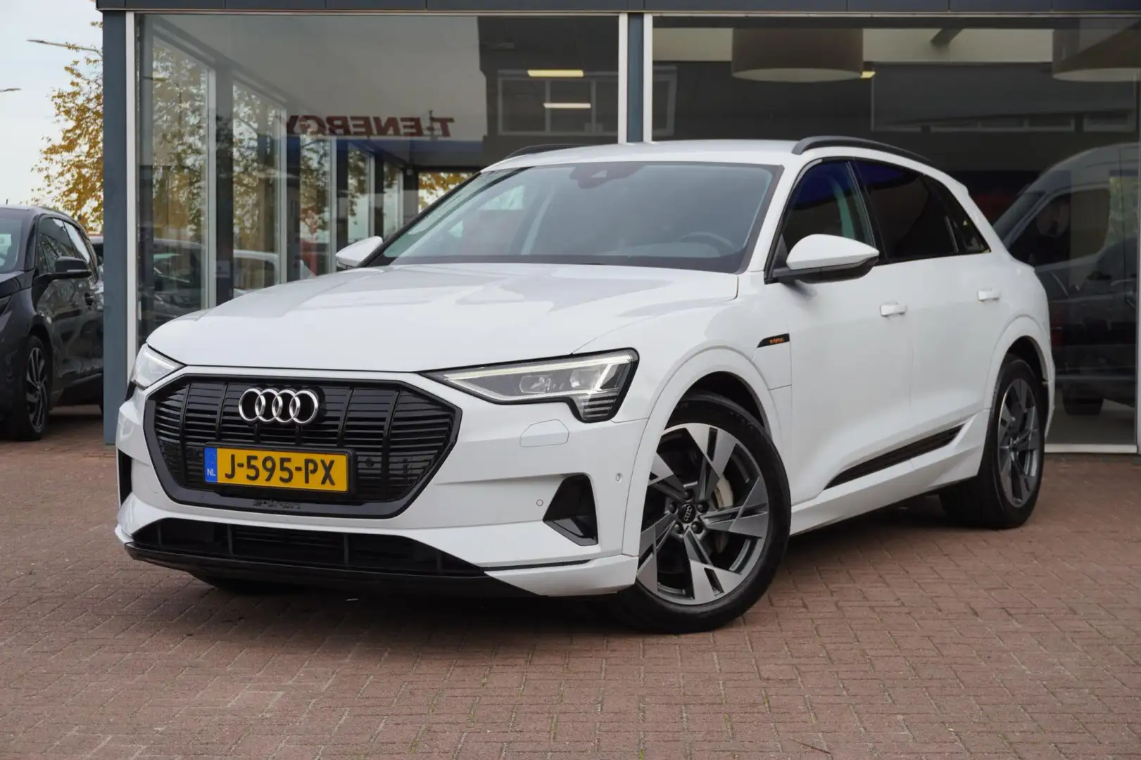 Audi e-tron 50 quattro Business edition 71 kWh Automaat | Vol Wit - 1