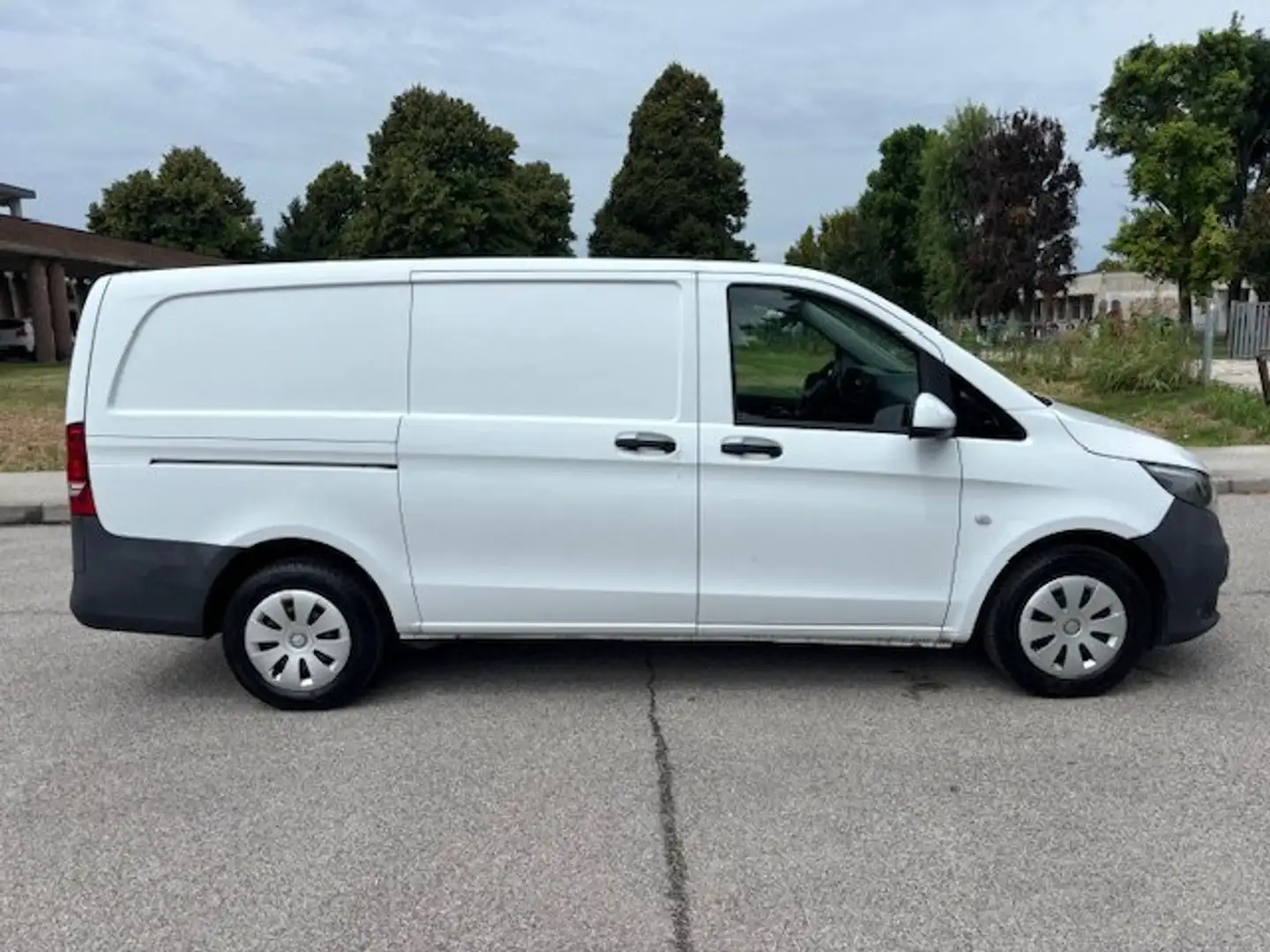 Mercedes-Benz Vito 2.2 D PASSO LUNGO IVA ESPOSTA 3 POSTI Bianco - 1