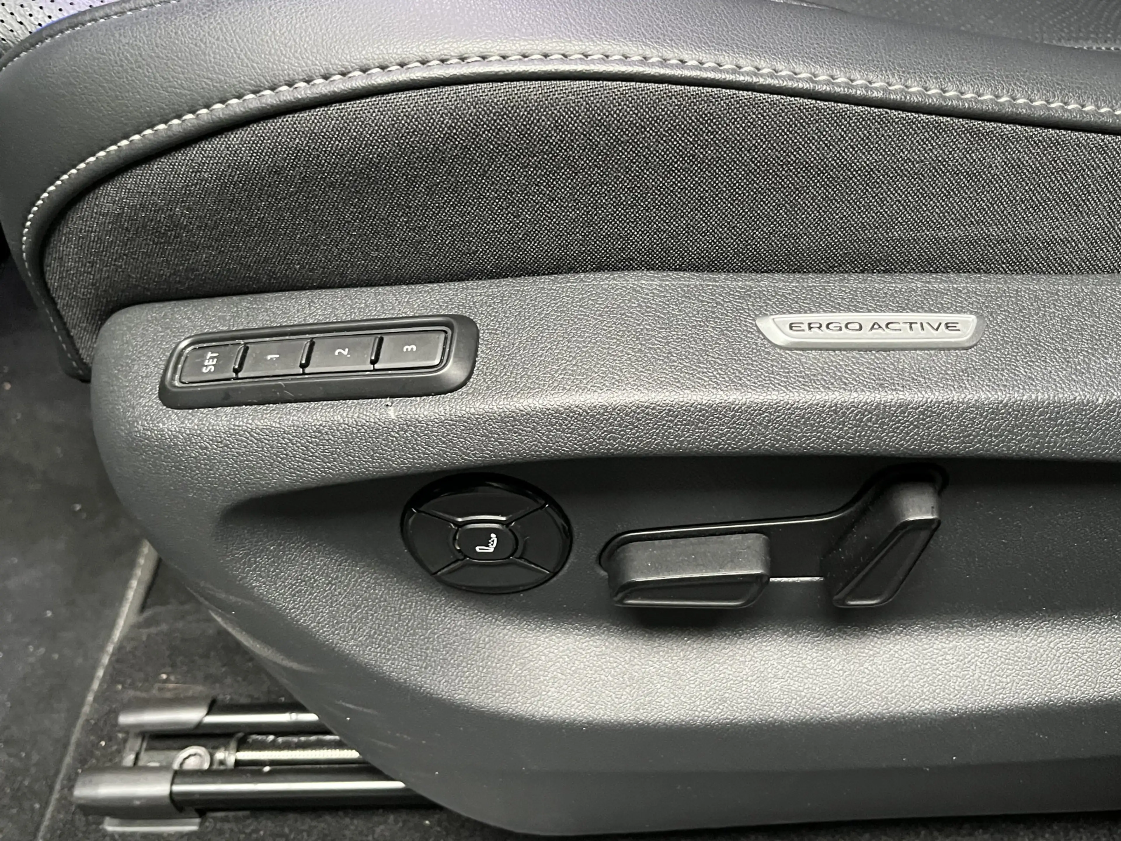 Volkswagen Tayron 1.5 eHybrid R-Line Edition / FABRIEKSGARANTIE TM 1 — photo 9