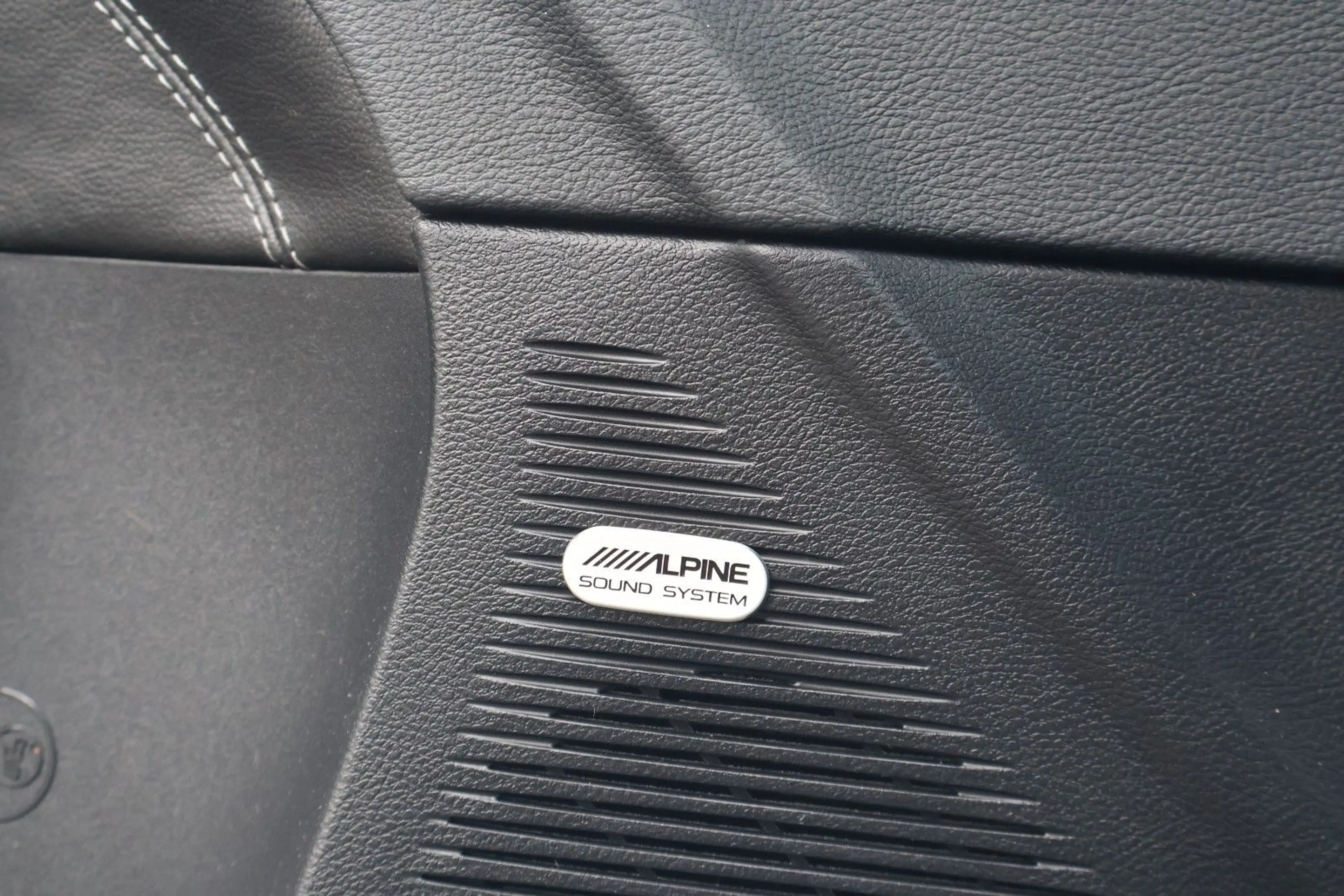 Dodge Challenger SRT 392 Scat Pack SHAKER 6.4L HEMI V8 — photo 11