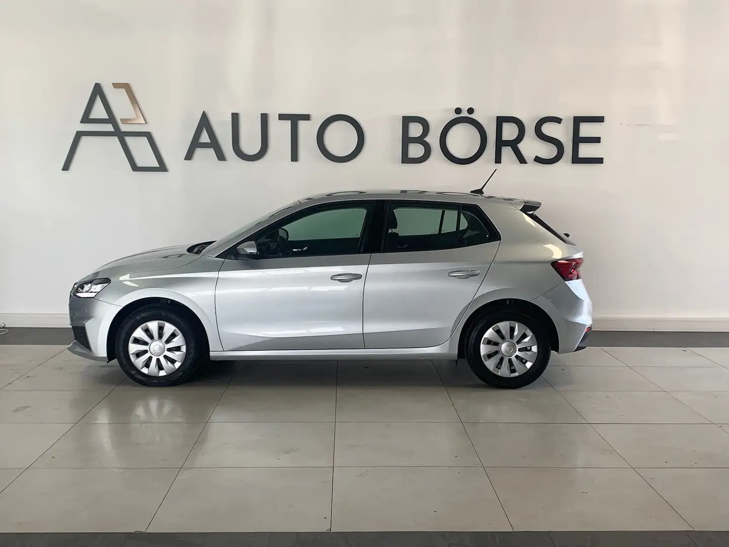 Skoda Fabia 1.0 MPI AMBITION*KLIMA*TEMP*SHZ*MFL*LED* Silber - 2