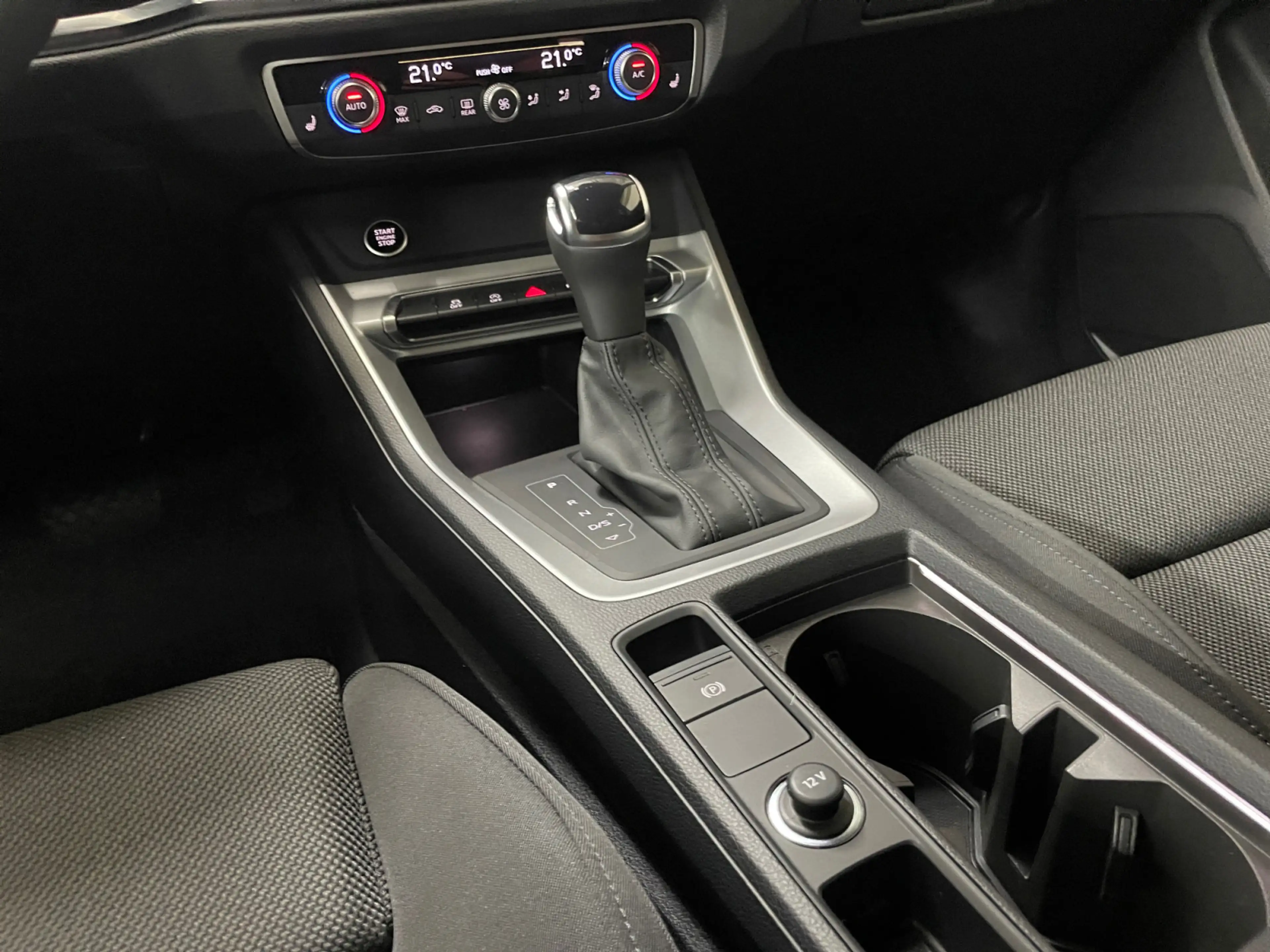 Audi Q3 35 TFSI S-tronic advanced AHK LED Navi Virtua — photo 8