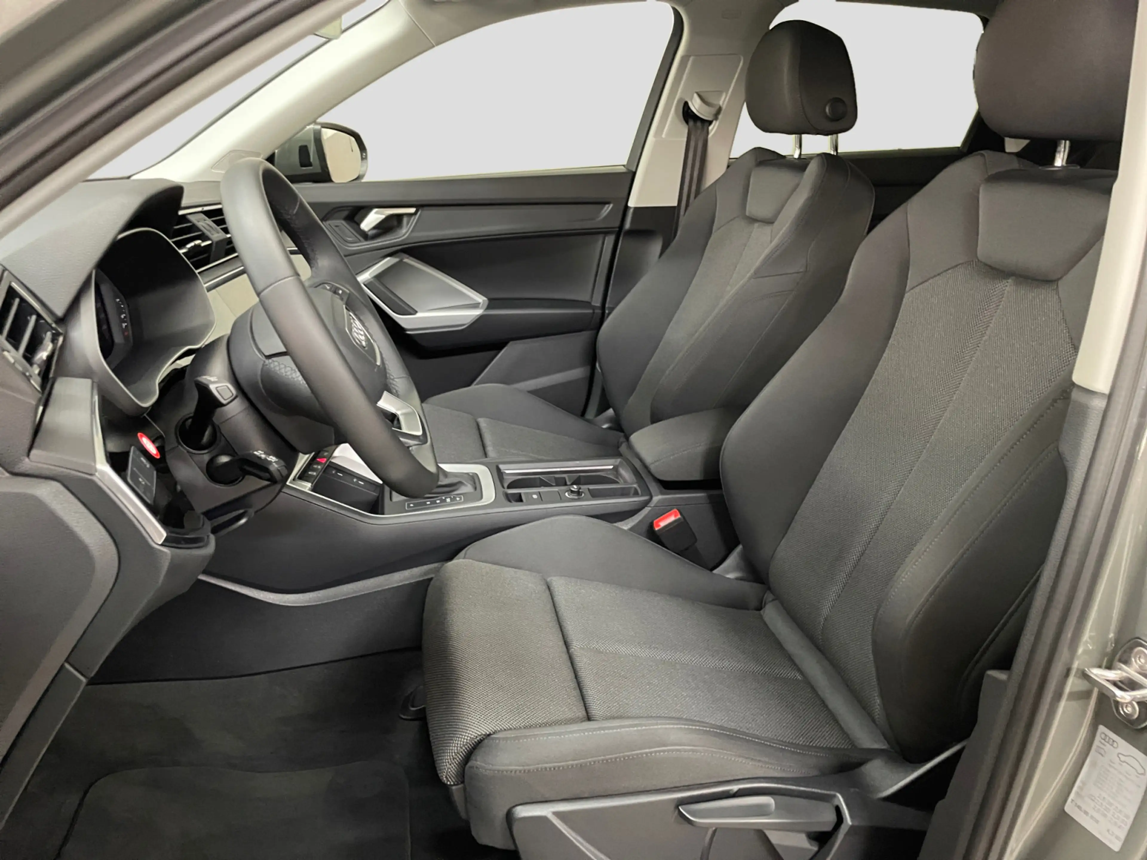 Audi Q3 35 TFSI S-tronic advanced AHK LED Navi Virtua — photo 10